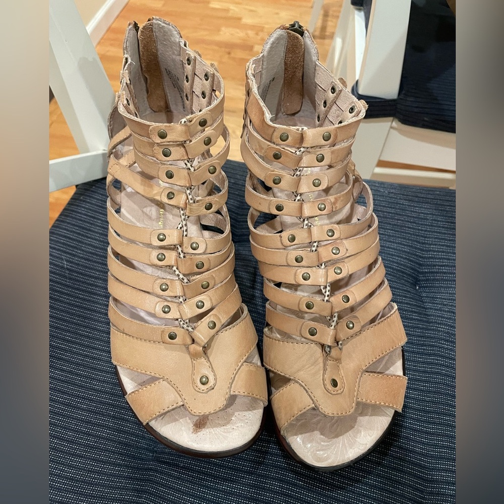 Jambu Women's Tan Strappy Gladiator Sandals 9M